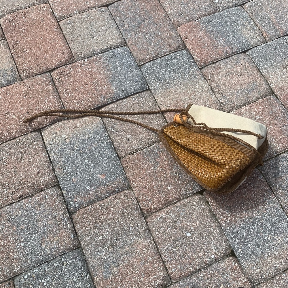 Canvas/Straw/Braided Rope Made in Italy Bucket Bag - Picture 3 of 14